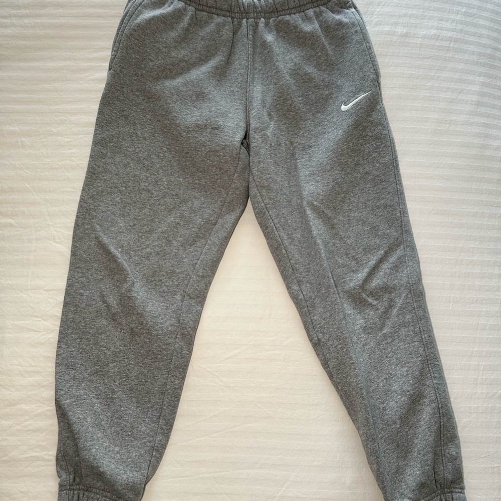 Woman’s Nike Gray Sweatpants